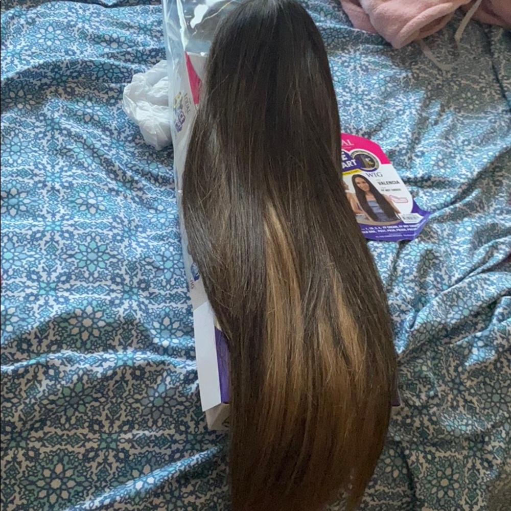 **Like New** Equal 5inch Lace Part Wig!